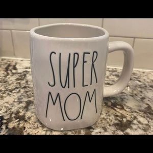 Rae Dunn Mug ‘super mom.’